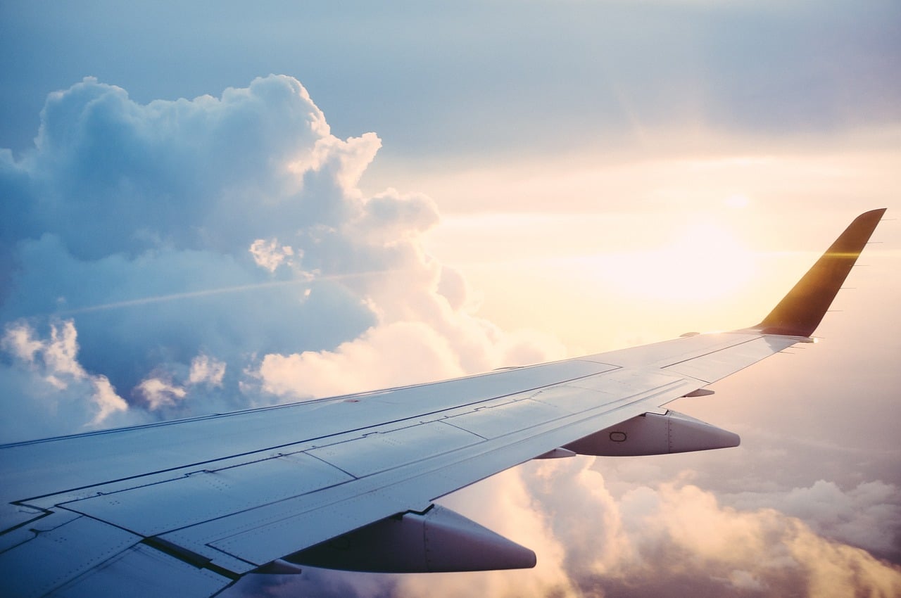 Avion, voiture ou train. Quel moyen de transport pour aller en vacances ?